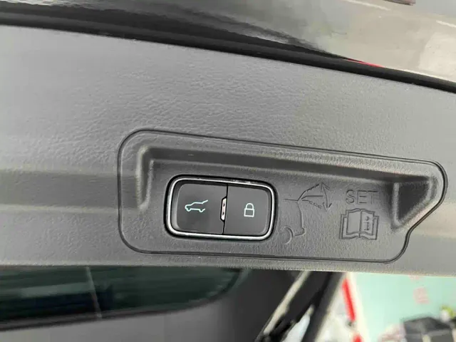 Ford Explorer — Фото автомобиля 22