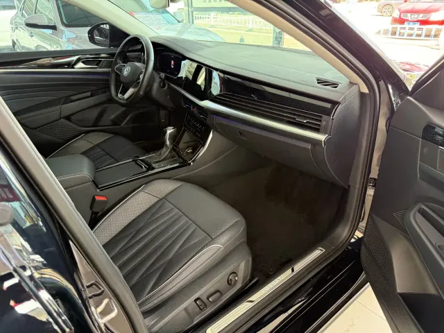 Volkswagen Passat — Фото автомобиля 10