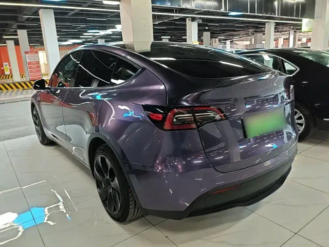 Tesla Model Y — Фото автомобиля 4