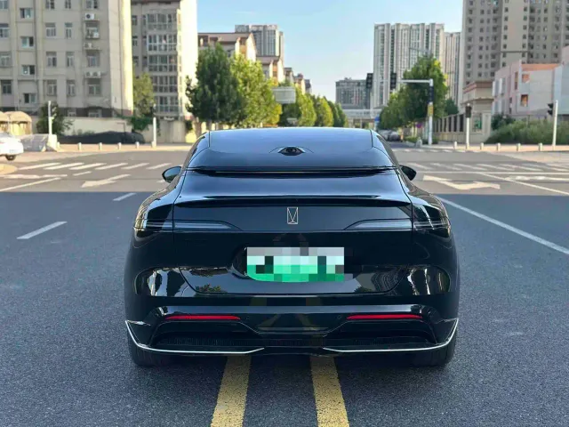 Avatr 06 — Фото автомобиля 8