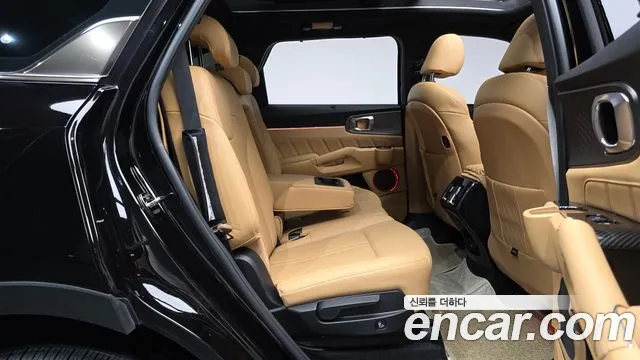 Kia Sorento Sorento 4-е поколение Бензин 2.5T 2WD — Фото автомобиля 8