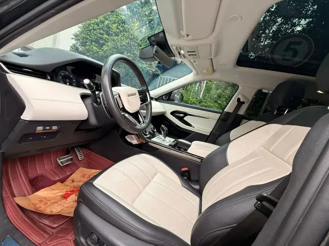 Land Rover Range Rover Evoque — Фото автомобиля 3