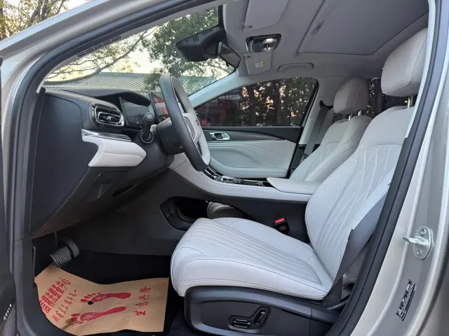 Geely Galaxy Stellar 6 — Фото автомобиля 4