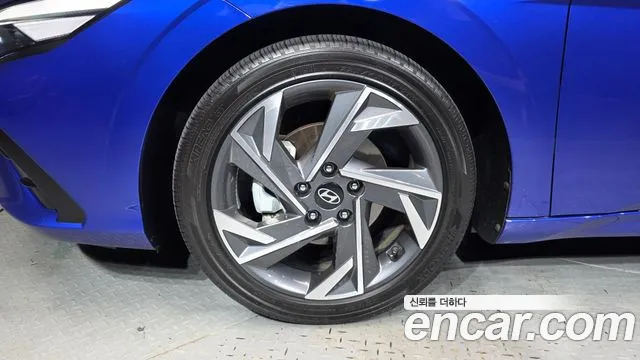 Hyundai Avante CN7 — Фото автомобиля 5