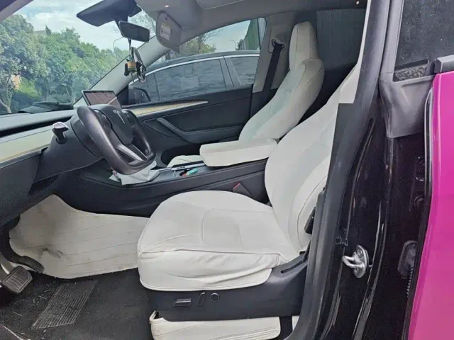 Tesla Model Y — Фото автомобиля 7