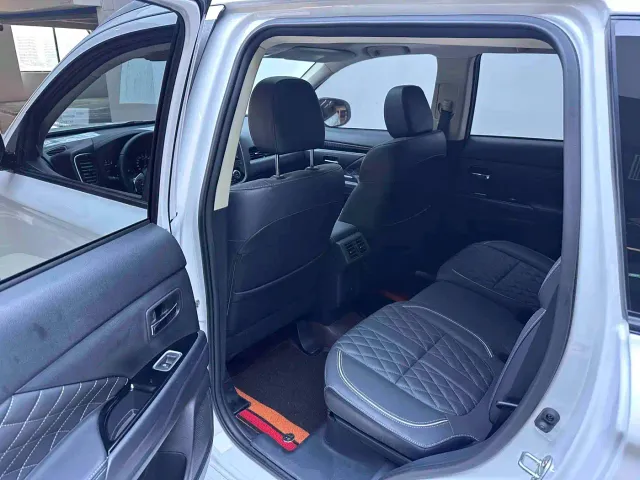 Mitsubishi Outlander — Фото автомобиля 9