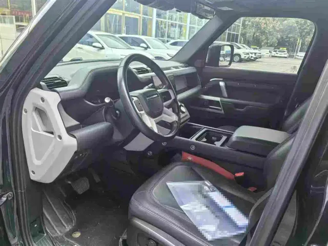 Land Rover Defender — Фото автомобиля 5