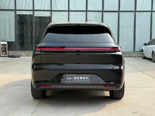 Li Auto L6 — Фото автомобиля 16