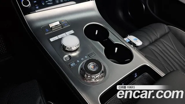 Genesis GV70 — Фото автомобиля 9