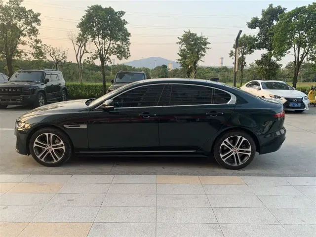 Jaguar XEL — Фото автомобиля 3