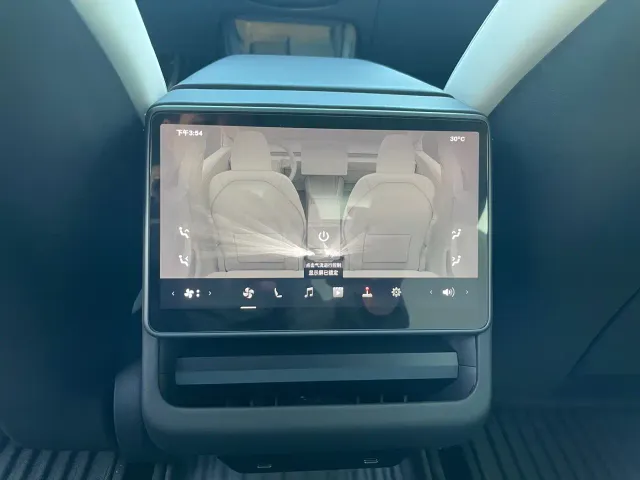 Tesla Model 3 — Фото автомобиля 17