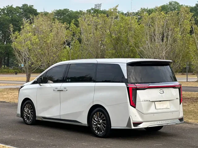 GAC Trumpchi M8 — Фото автомобиля 9