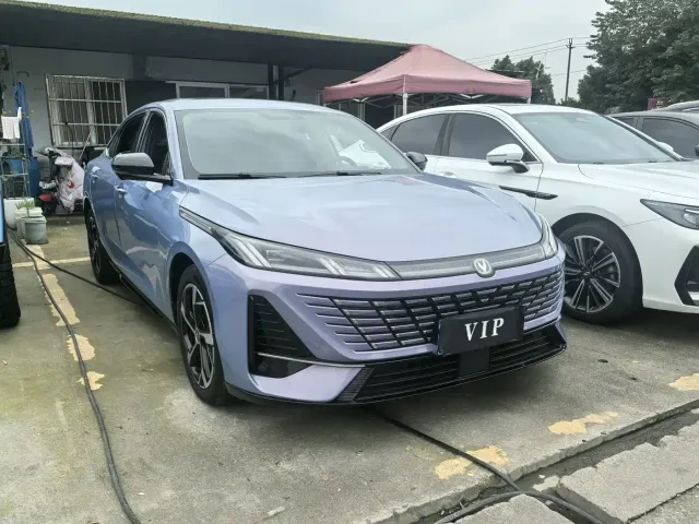 Changan Eado — Фото автомобиля 3