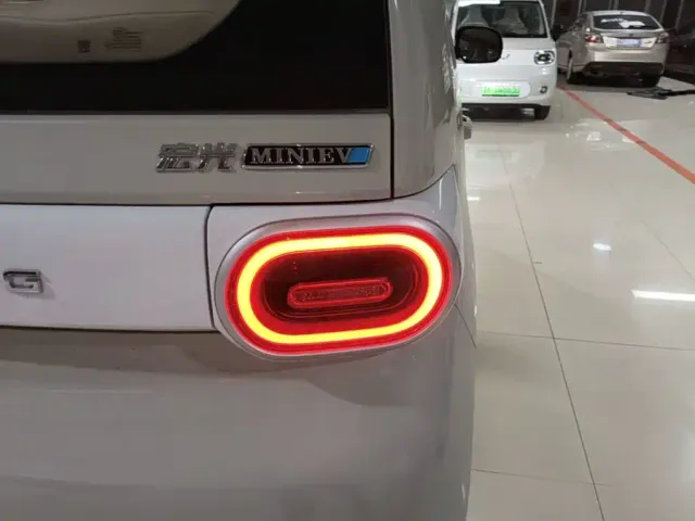 Wuling Hongguang Mini EV — Фото автомобиля 7