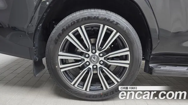 Lexus LX 4th Gen — Фото автомобиля 5