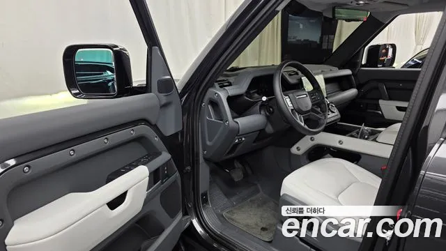 Land Rover Defender Defender (L663) 110 P300 X-Dynamic SE — Фото автомобиля 10