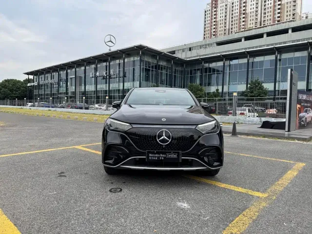 Mercedes-Benz EQE SUV — Фото автомобиля 2