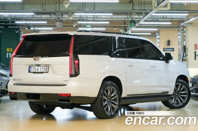 Cadillac Escalade — Фото автомобиля 4