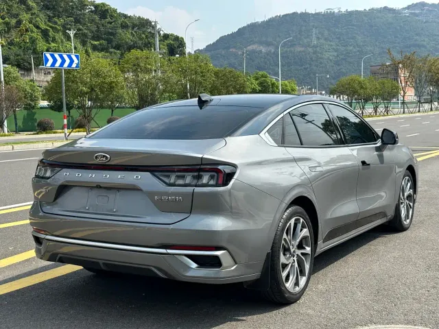 Ford Mondeo — Фото автомобиля 6