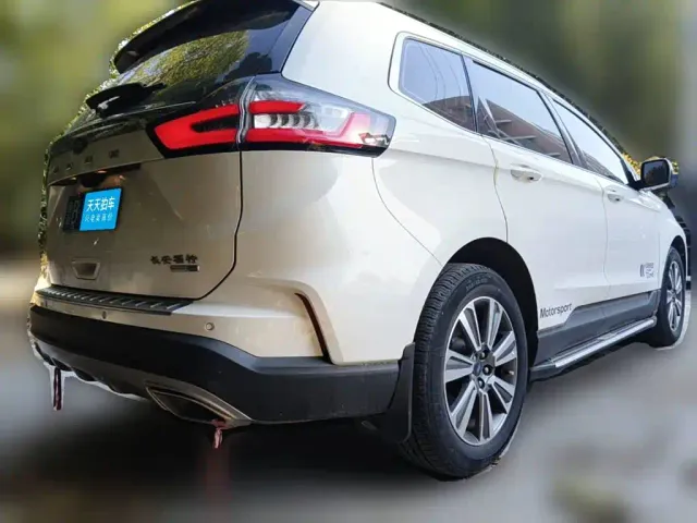 Ford Edge — Фото автомобиля 5