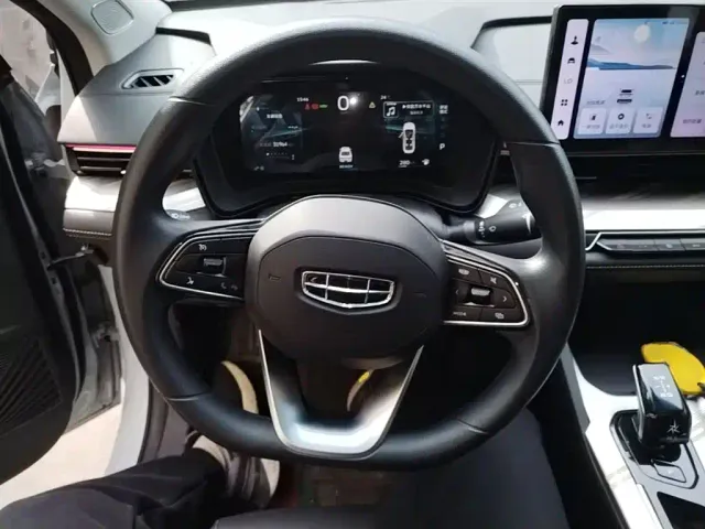 Geely Emgrand L — Фото автомобиля 10