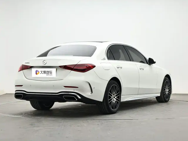 Mercedes-Benz C-Class — Фото автомобиля 3