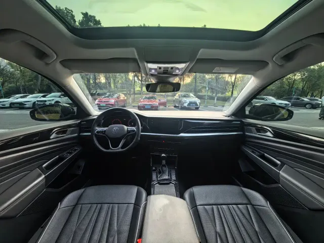 Volkswagen Passat — Фото автомобиля 10