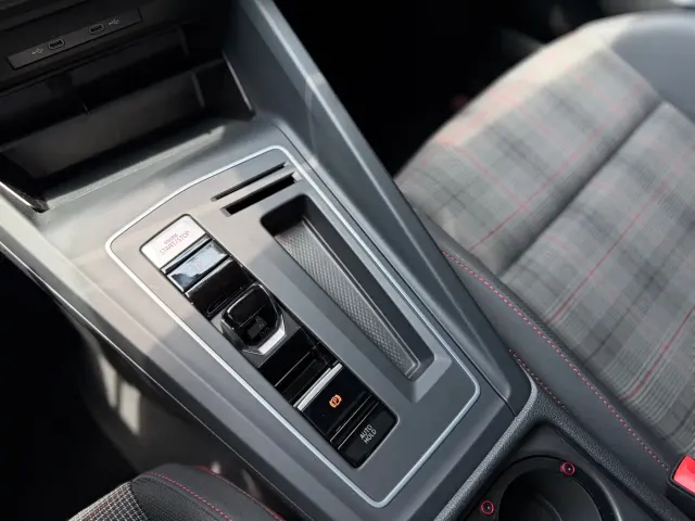 Volkswagen Golf GTI — Фото автомобиля 8