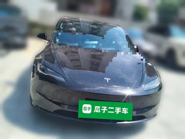 Tesla Model 3 — Фото автомобиля 23