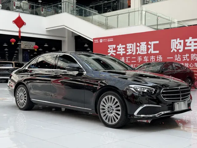 Mercedes-Benz E-Class — Фото автомобиля 3
