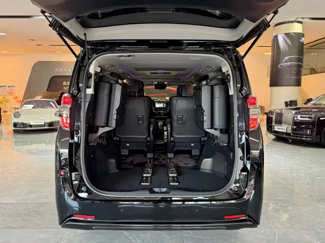 Toyota Vellfire — Фото автомобиля 15