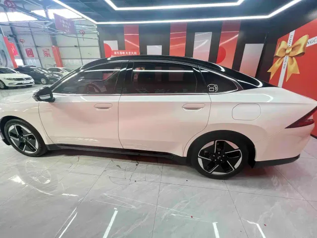 Wuling Starlight — Фото автомобиля 7