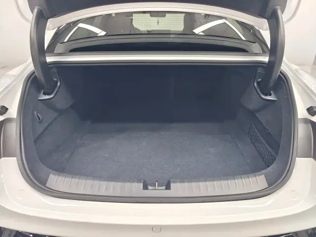 Xiaomi SU7 — Фото автомобиля 9