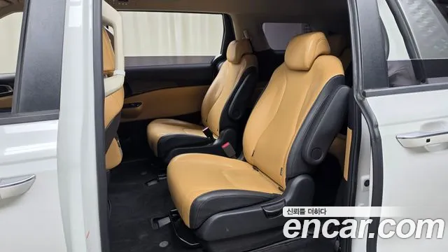 Kia Carnival — Фото автомобиля 16