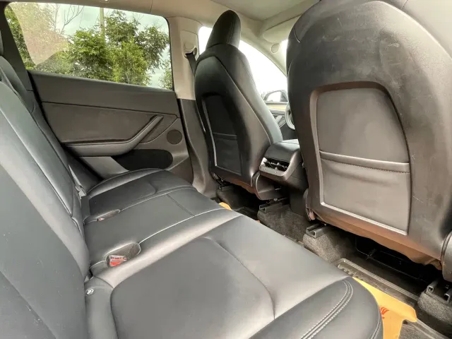 Tesla Model Y — Фото автомобиля 11