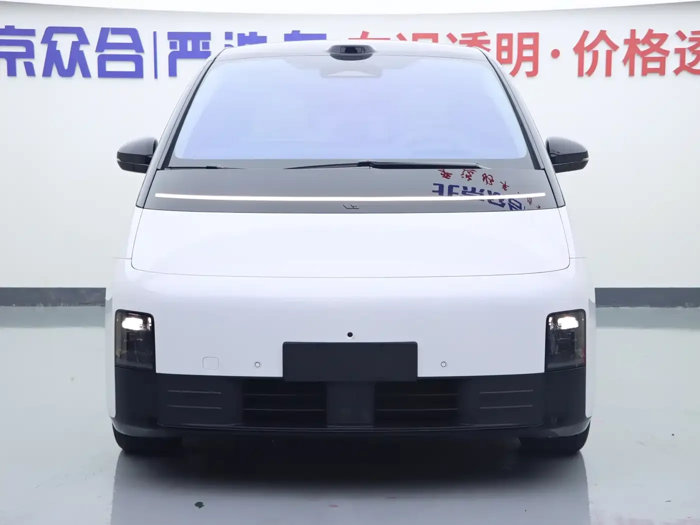 Li Auto Li Auto MEGA 2025 Model Home Family Special Edition — Фото автомобиля 2