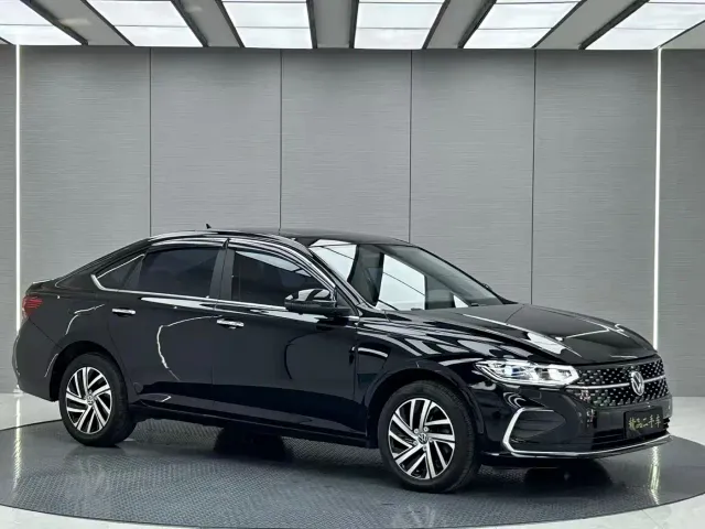Volkswagen Lavida — Фото автомобиля 4