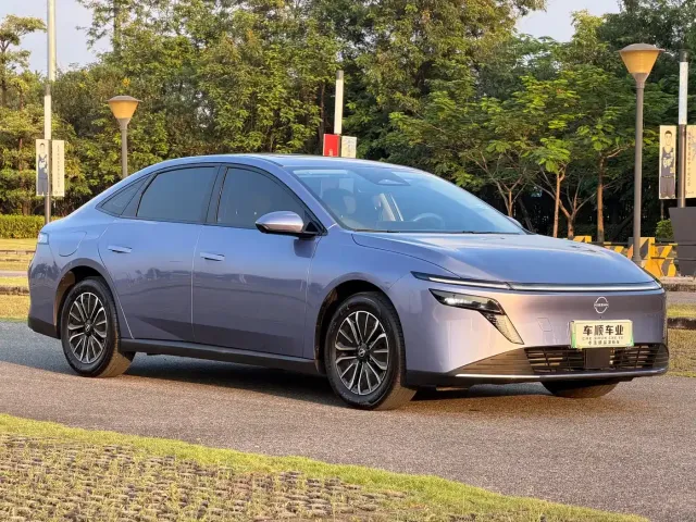 Nissan Nissan N6 2025 Mid Configuration — Фото автомобиля 3