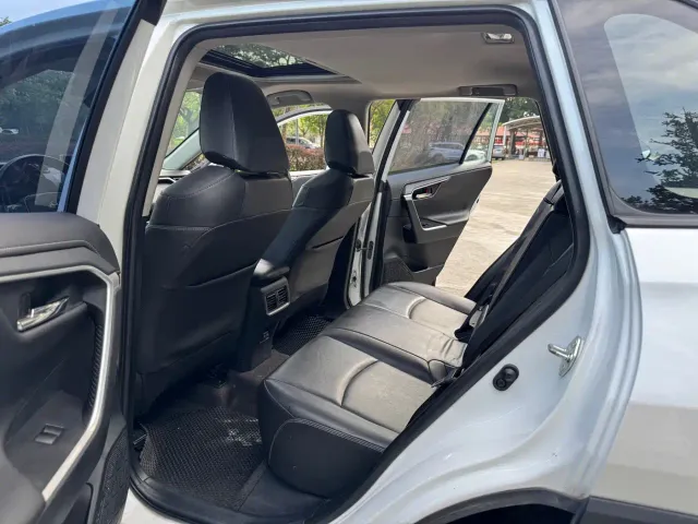 Toyota RAV4 — Фото автомобиля 17