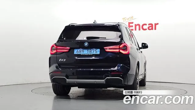 BMW iX3 G08 (2020–2024) — Фото автомобиля 4