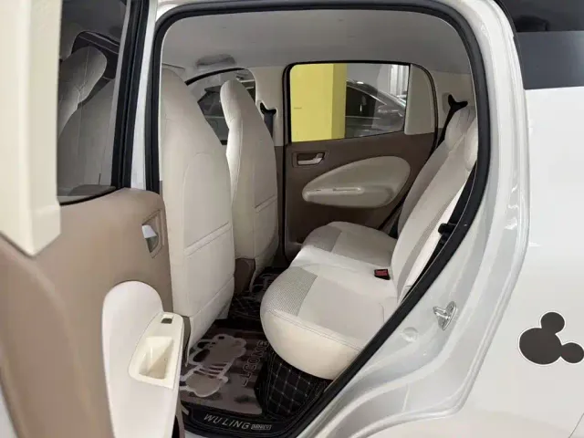 Wuling Hongguang Mini EV — Фото автомобиля 11