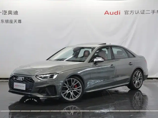 Фотография автомобиля — Audi S4
