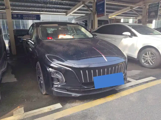 Hongqi E-QM5 — Фото автомобиля 3