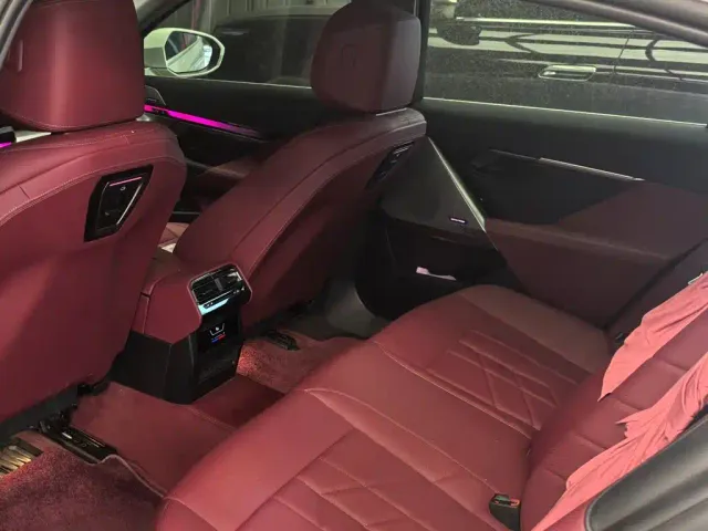 BMW 5 Series — Фото автомобиля 5