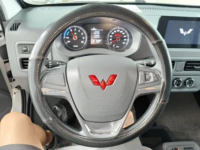 Wuling Yangguang — Фото автомобиля 10