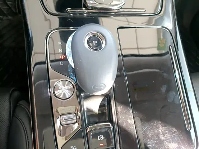 GAC Trumpchi E9 — Фото автомобиля 13