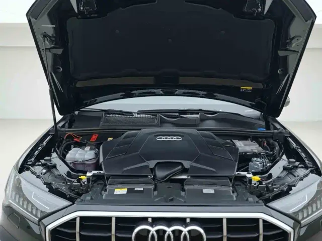 Audi Q7 — Фото автомобиля 7