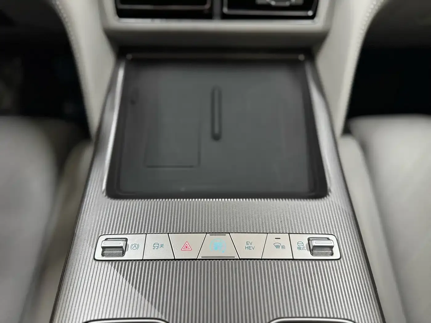 BYD Song Ultra — Фото автомобиля 14