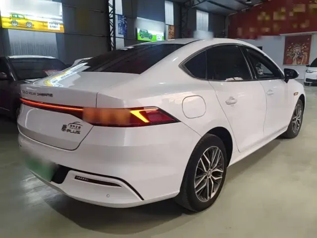 BYD Qin PLUS — Фото автомобиля 6