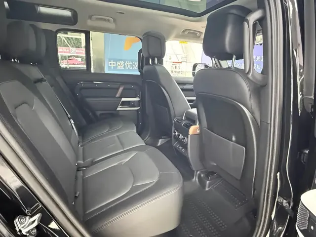 Land Rover Defender — Фото автомобиля 19
